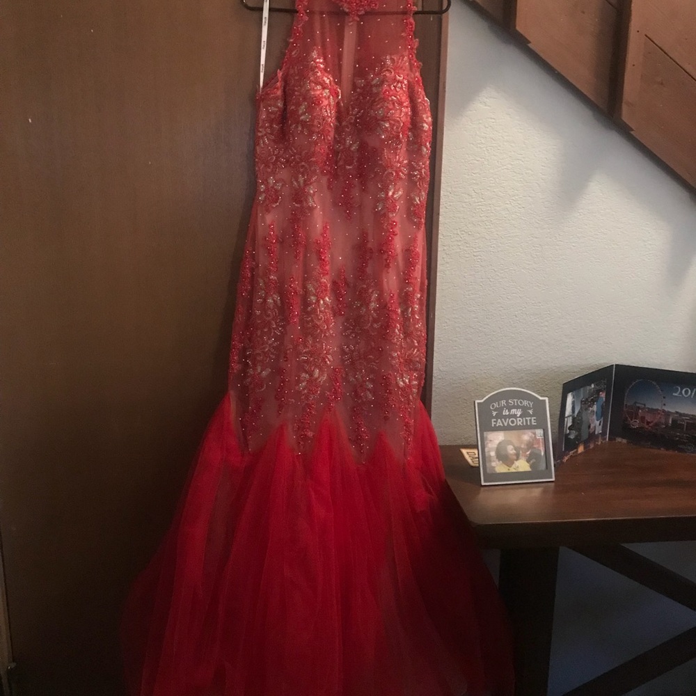 Formal Dress - Picture 3 of 7